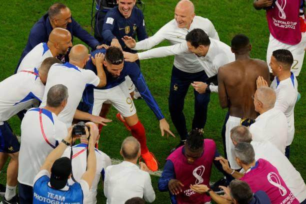 吉鲁：和姆巴佩一起只有幸福 莱万：一味防守没意思