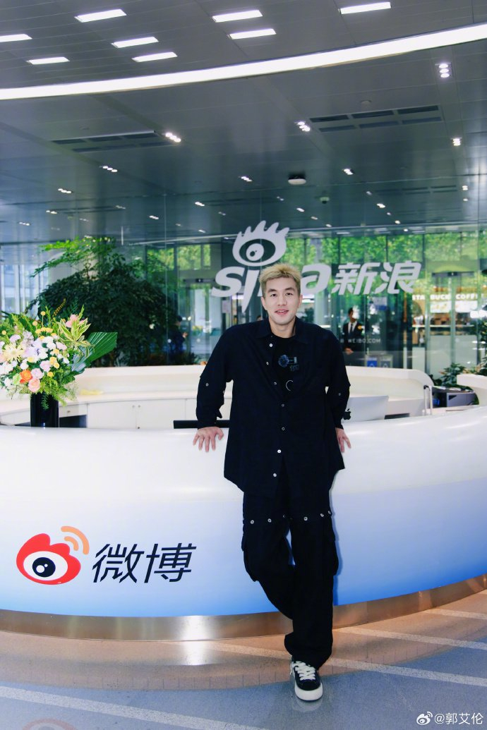 球迷为郭艾伦手术送祝福，定制明信片传递温暖|微博|伤病|心意|赛场|力量_新浪体育_新浪新闻